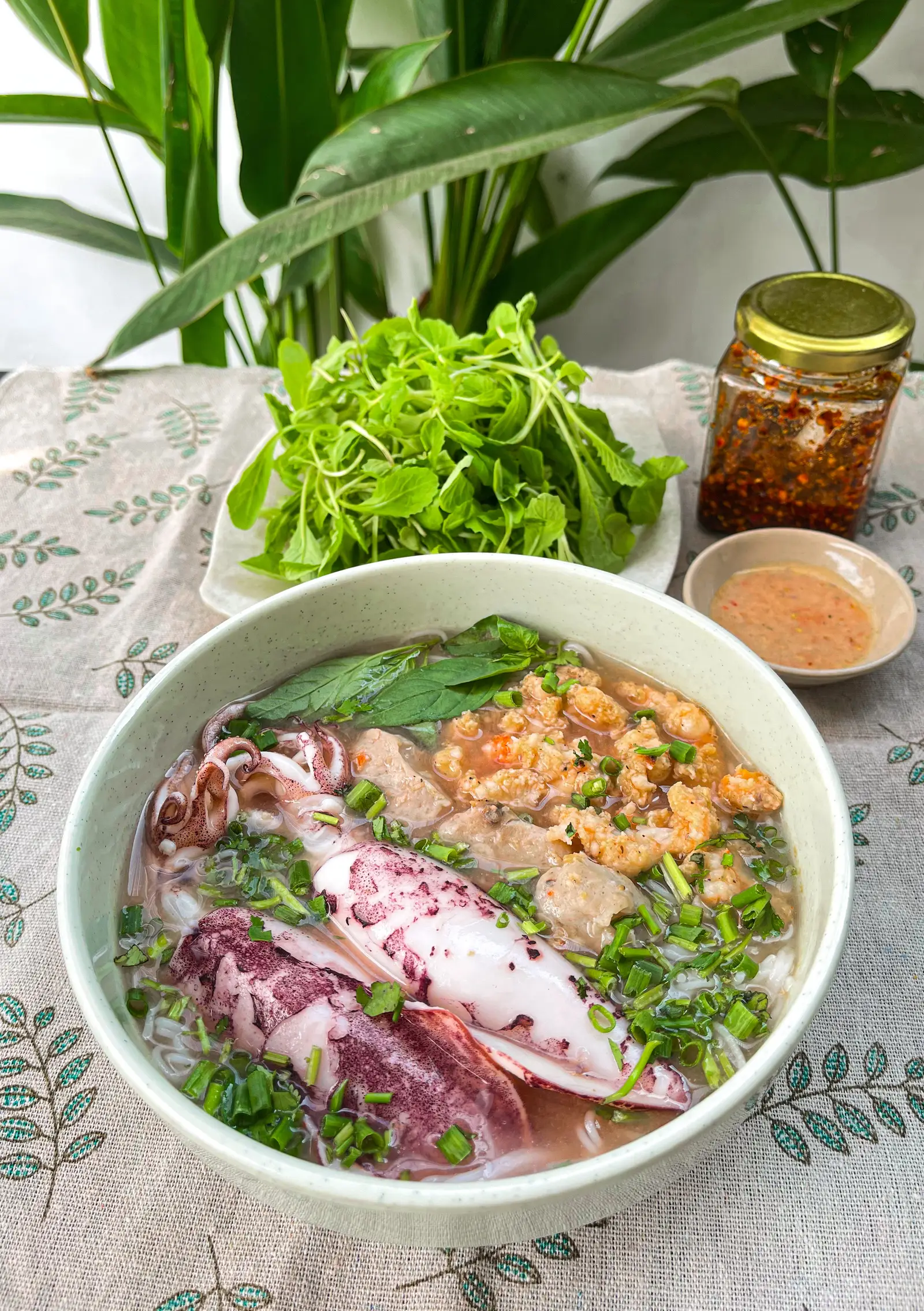 Hình ảnh Bún Tôm - Mực nhảy