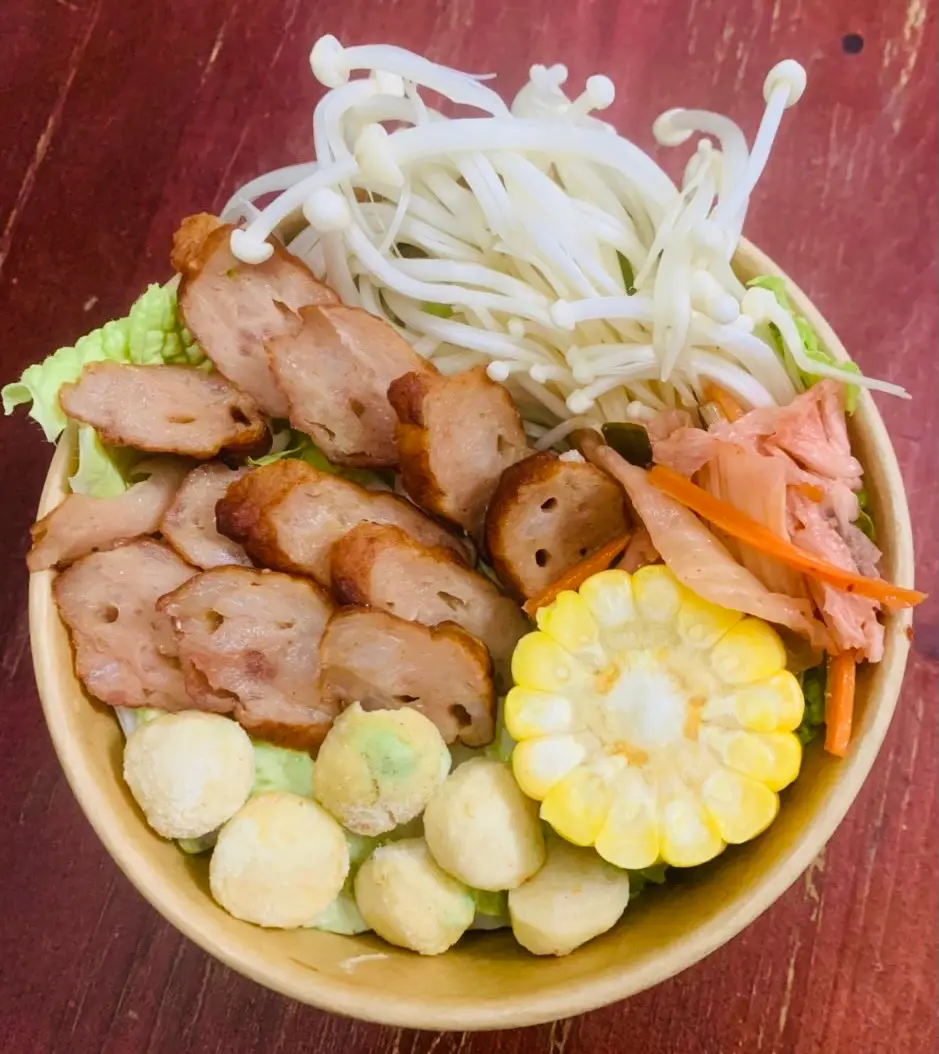 Hình ảnh Mì cay nem nướng