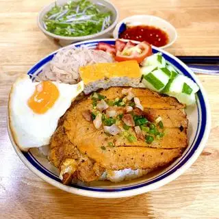 Hình ảnh Cơm Tấm Sườn Cotlet Nướng + Bì Chả Trứng Ốp