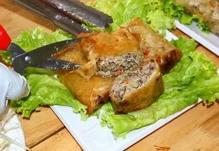 Hình ảnh Nem cua bể