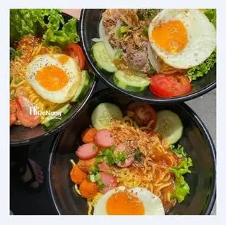 Hình ảnh Mỳ Xào Xúc Xích & Cá Viên