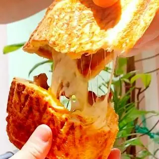 Hình ảnh Sandwich chuối - phô mai mozzarella