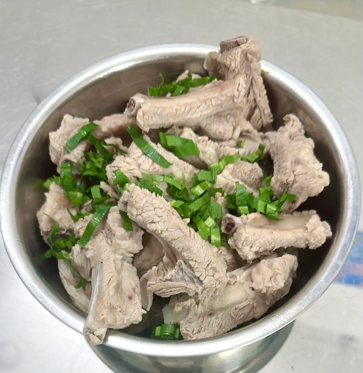 Hình ảnh Sườn thêm (bún sườn)