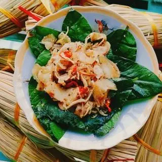 Hình ảnh Tré tai heo Bình Định trộn nem chả (L)