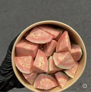 Hình ảnh ổi Ruby ruột đỏ+ muối tôm