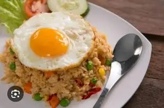 Hình ảnh Cơm Chiên Dương Châu, Trứng Ốp La