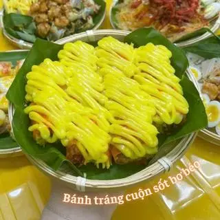 Hình ảnh Bánh tránh cuộn sốt muối béo