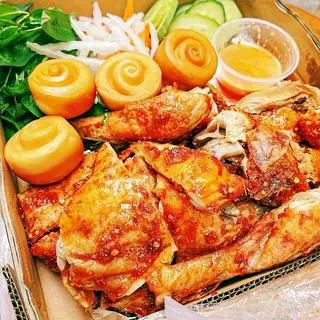 Hình ảnh Nữa con gà nướng mè