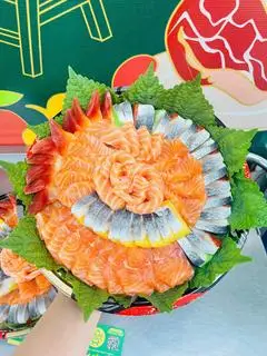 Hình ảnh Set sashimi 400g cá hồi Nauy + 1 thanh cá trích ép trứng - 10 miếng sò đỏ Nhật Bản Nhật Bản cho 4 người