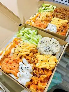 Hình ảnh Box gà 6 vị - cơm rong biển
