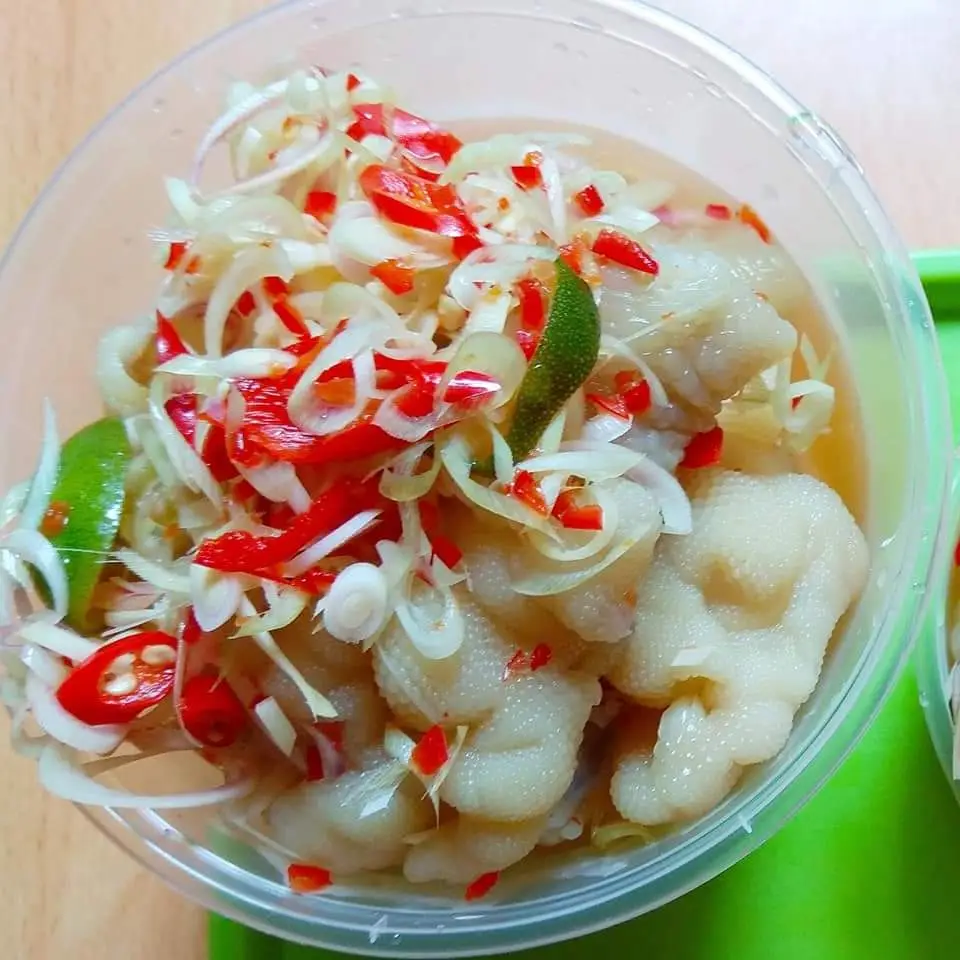 Hình ảnh Chân gà rút xương ngâm sả ớt combo 3 túi(mỗi túi 650g) 