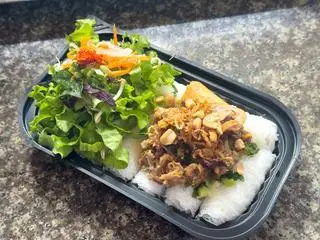 Hình ảnh Bánh Hỏi Thịt Nướng