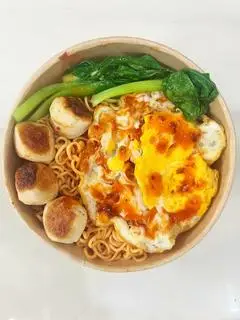 Hình ảnh Mì trộn cá viên trứng