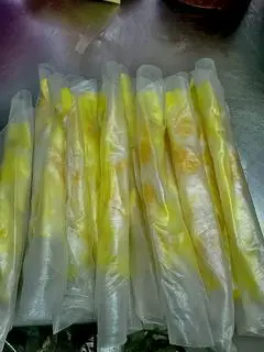 Hình ảnh bánh tráng cuốn bơ châm sốt me
