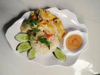 Hình ảnh Cơm gà hấp kiểu Thái