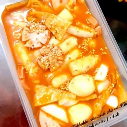 Hình ảnh Tokbokki xúc xích chả cá hàn