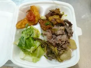 Hình ảnh cơm bò xào+thịt kho+đậu xốt