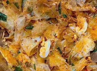 Hình ảnh Bánh tráng phơi sương trứng bóp 