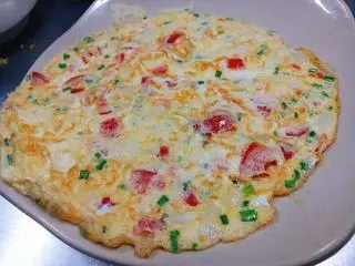Hình ảnh Trưng Chiên Nấm Cà Hành( Fried Eggs w Onion, murshroom, tomato) 