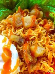 Hình ảnh Mì trộn trứng lòng đào + tóp mỡ