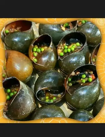 Hình ảnh Ốc Bươu Nướng Tiêu Xanh