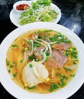 Hình ảnh Bún Bò Tái Chả
