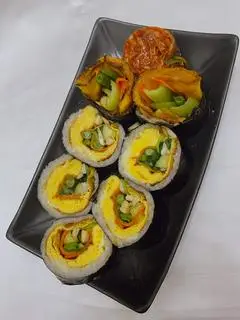 Hình ảnh Kimbap Trứng Cuộn Rau Củ