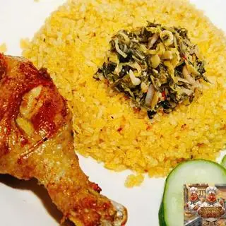 Hình ảnh Cơm Đùi Gà Giòn Rụm