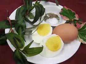 Hình ảnh Trứng gà luộc (2 trứng)