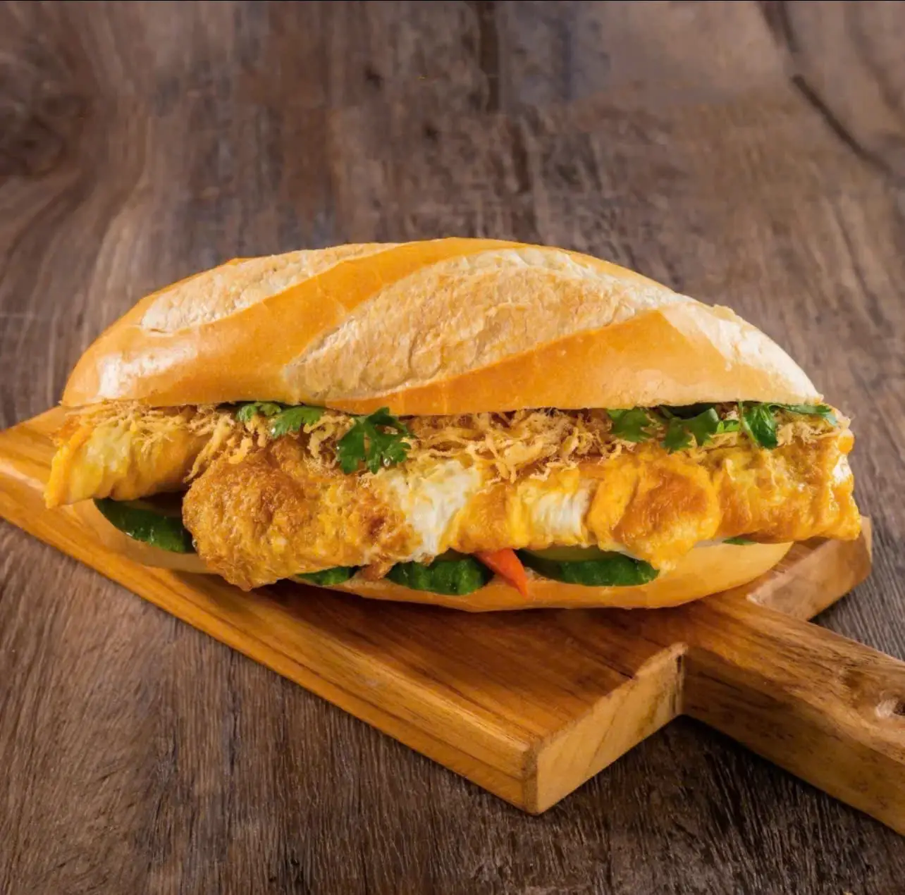 Hình ảnh Bánh mì nem nướng - trứng