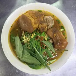 Hình ảnh Hủ tíu mì giò heo kho