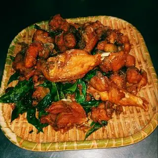 Hình ảnh Gà rang muối nửa con