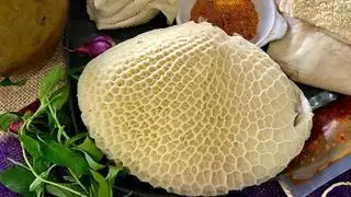 Hình ảnh Lá Xách Bò Xào Củ Hành Trắng