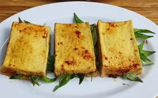 Hình ảnh Đậu Hũ Kẹp Muối Tiêu Rau Răm