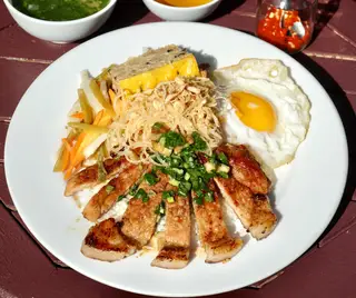 Hình ảnh Cơm tấm bì chả ốp la