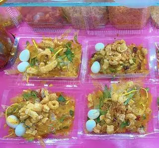 Hình ảnh Bánh tráng trộn - da heo mắm tỏi
