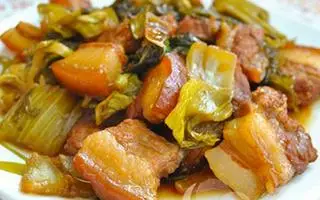 Hình ảnh cơm thịt kho dưa cải 