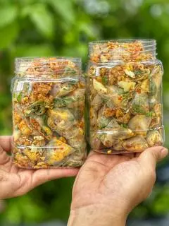 Hình ảnh hủ cuốn bơ trộn tóp mỡ bò vụn
