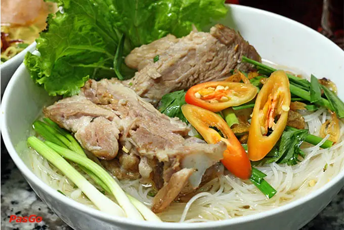Hình ảnh Hủ tiếu xương hoặc giò heo ( giá chưa bao tô)