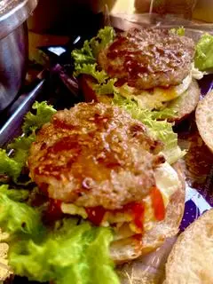 Hình ảnh Burger Bò Nướng + Trứng BẢO BẾU 