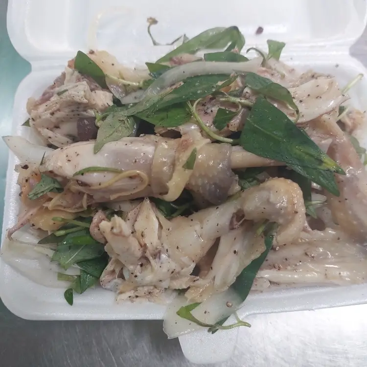 Hình ảnh 1/2 gà bóp muối tiêu