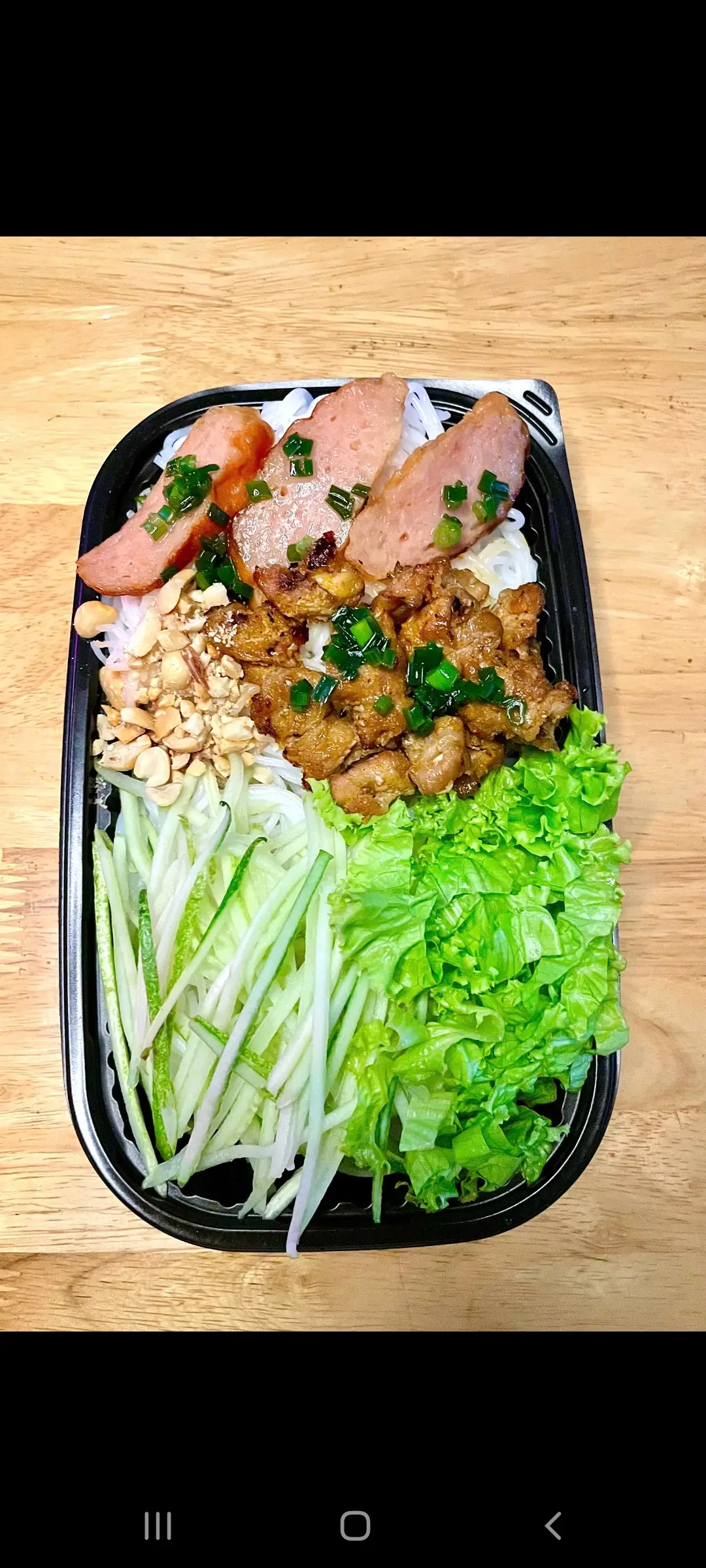Hình ảnh 2 bún thịt nem nướng 