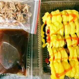 Hình ảnh Bánh tráng cuốn mix Bơ, Me 