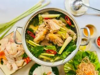 Hình ảnh CANH CHUA GÀ LÁ GIANG
