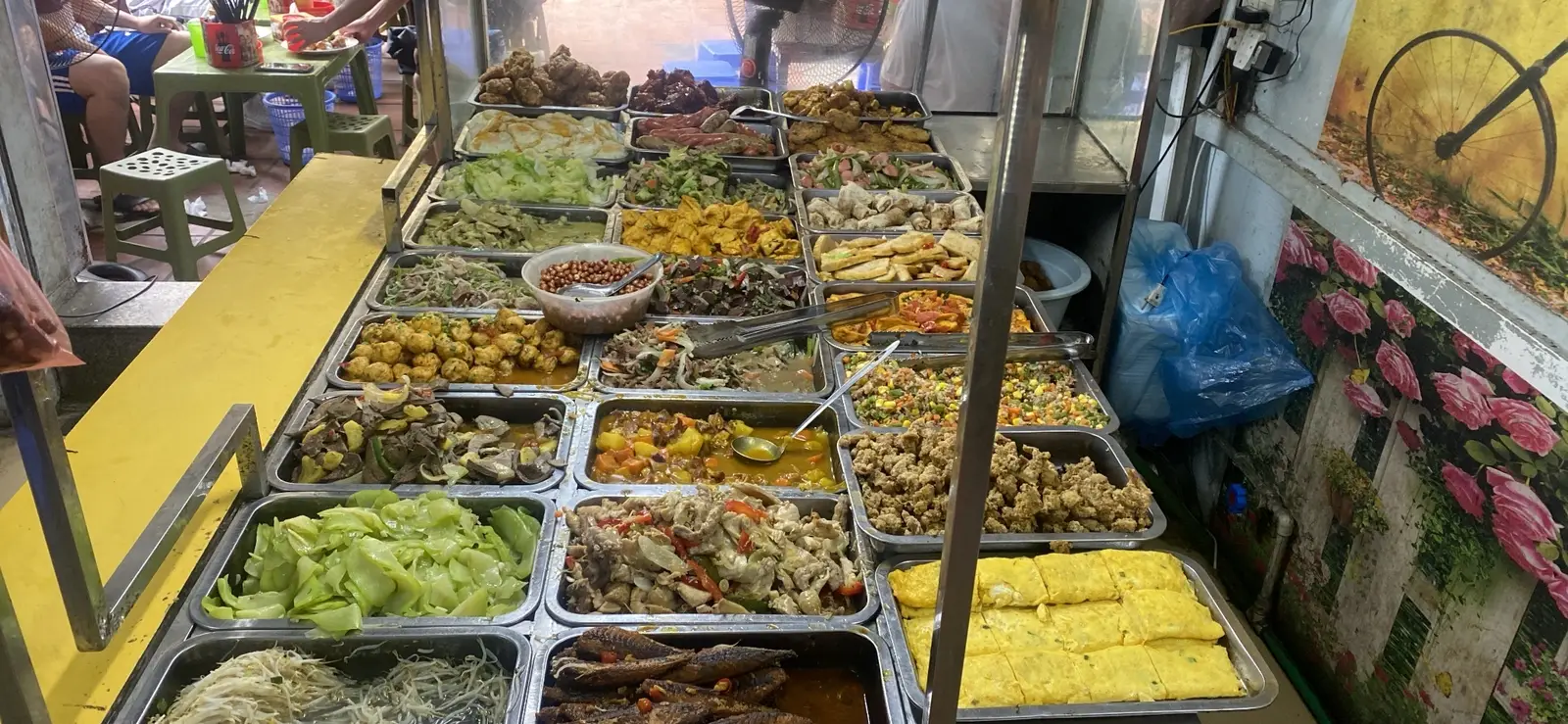 Hình ảnh Cơm Gà Chiên  Mắm + Coca