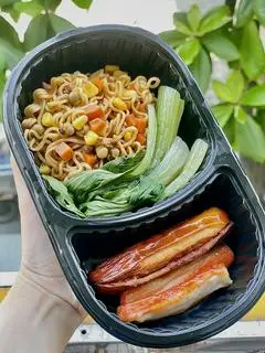 Hình ảnh Mì Indomie Xúc Xích - Thanh Cua