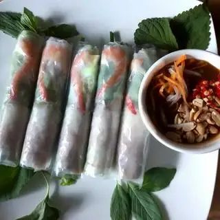 Hình ảnh Gỏi cuốn tôm thịt - 5 cuốn tương đậu nước cốt dừa