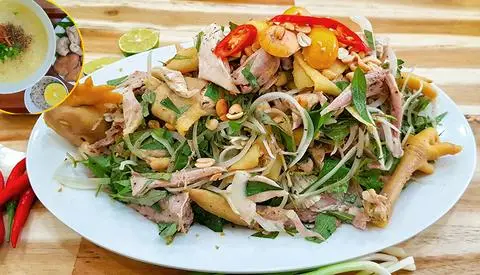 Hình ảnh Gỏi gà nguyên con