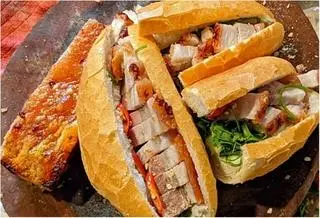 Hình ảnh Bánh Mì Heo Quay MUỐI TIÊU ❤️ New