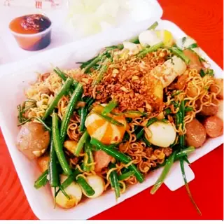Hình ảnh Mì trộn hải sản viên chiên nước mắm đặc biệt 